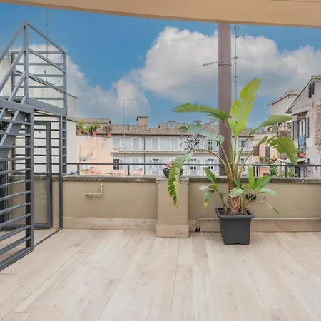 Historic Centre Luxury Rooftop 아파트